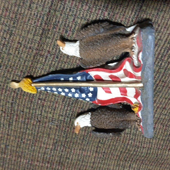 Eagles with Flag,😇 - Picture 1 of 6